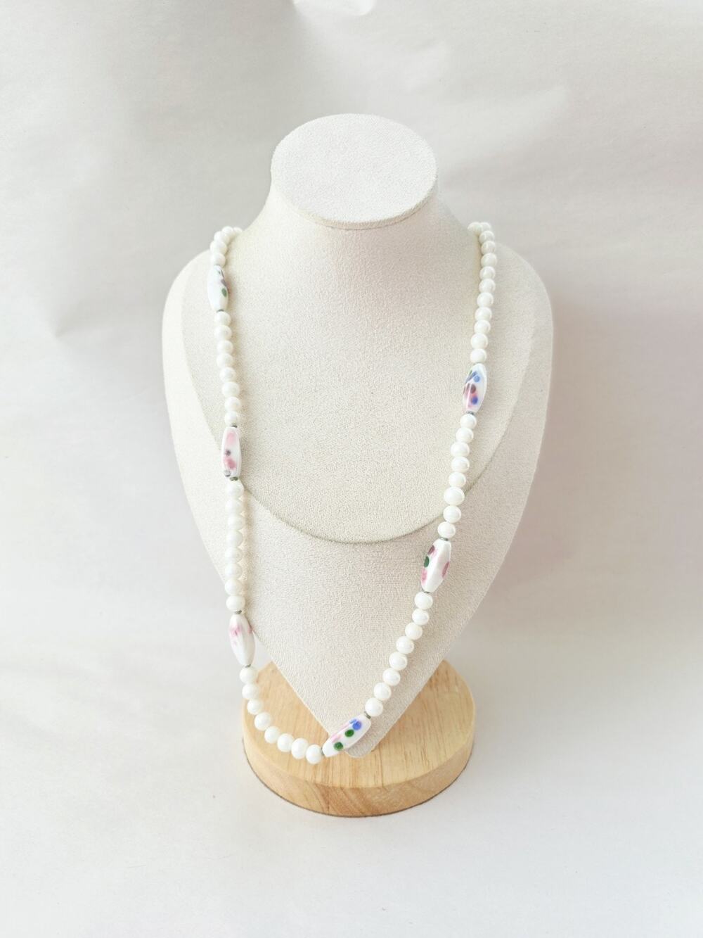 Vintage Artisan Glass Beaded Necklace Pearly Japanese Oldmoney Classic Romantic
